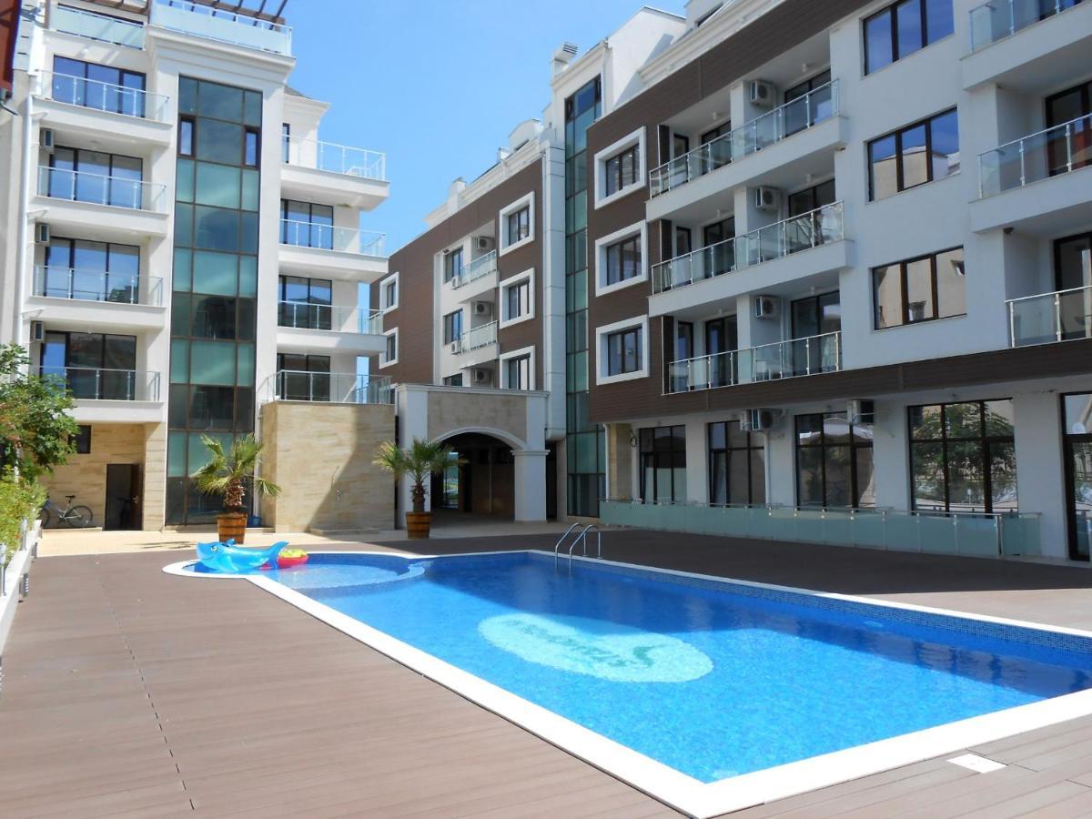 Sea View Apartment Free Parking Primorsko Luaran gambar